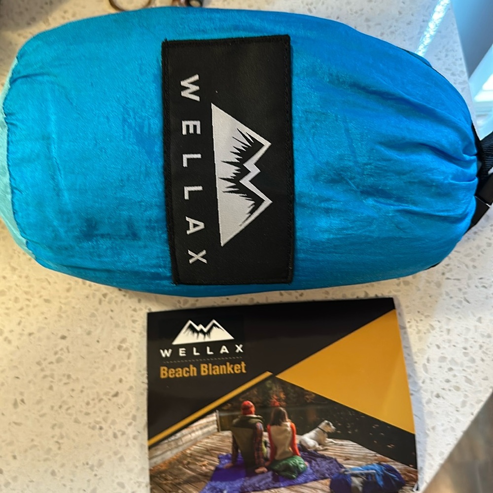 WELLAX Beach Blanket Waterproof Sandproof, Lightweight Beach Mat